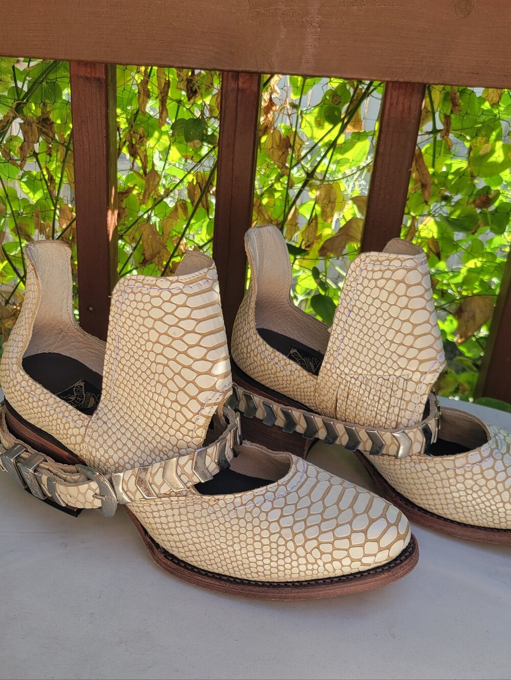 Freebird Blade SIZE 9 White Snake